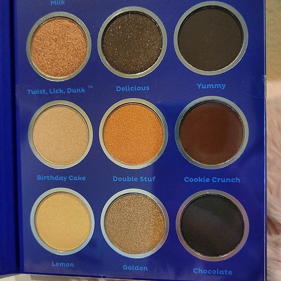 OREO COOKIE EYE SHADOW PALETTE - Picture 5 of 6